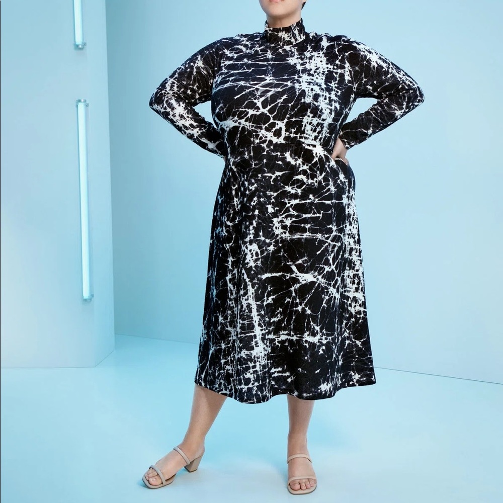 Elegant Black and White Tie-Dye Dress